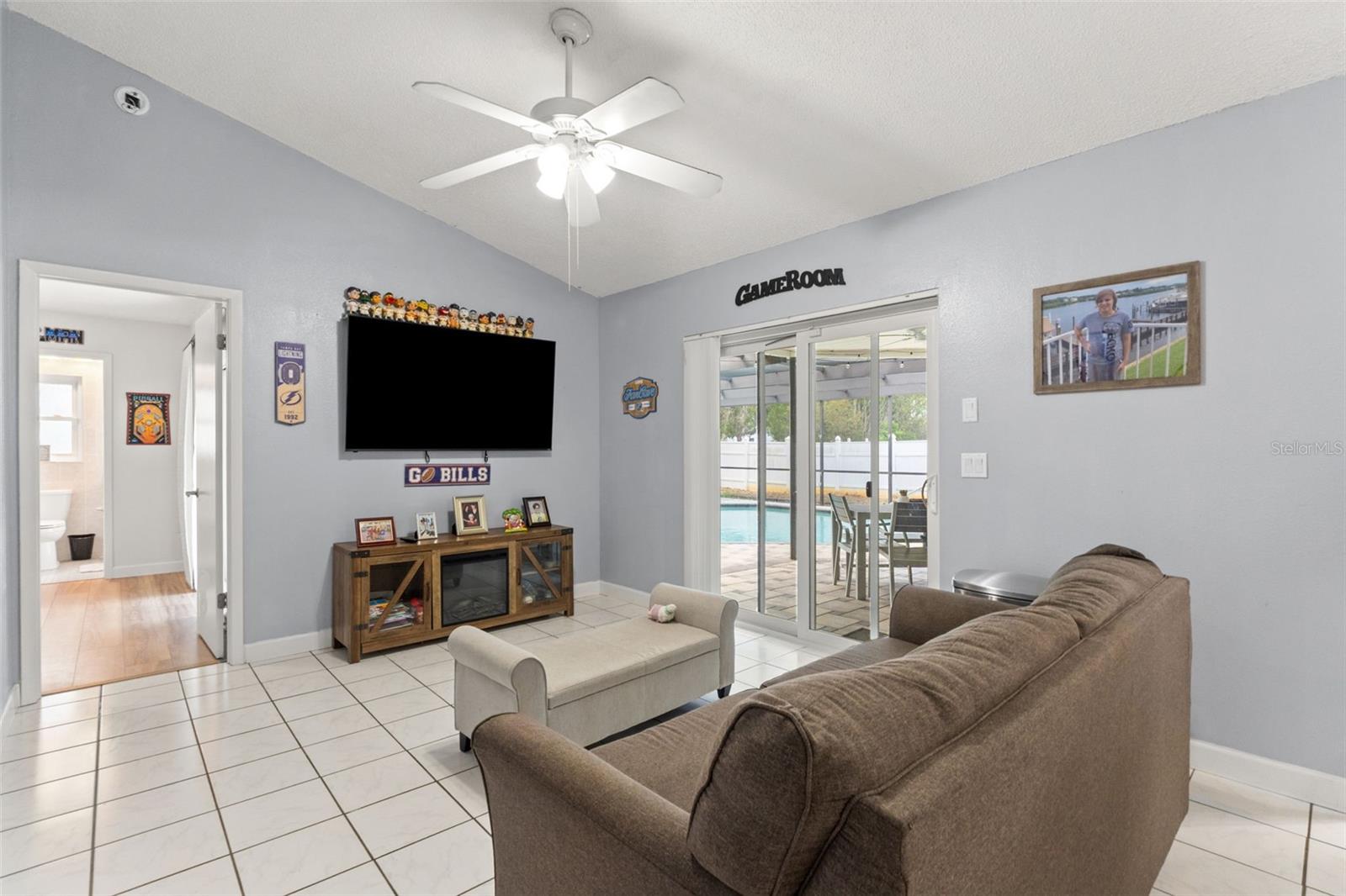 Image 14 of 41 For 8392 Camphor Drive