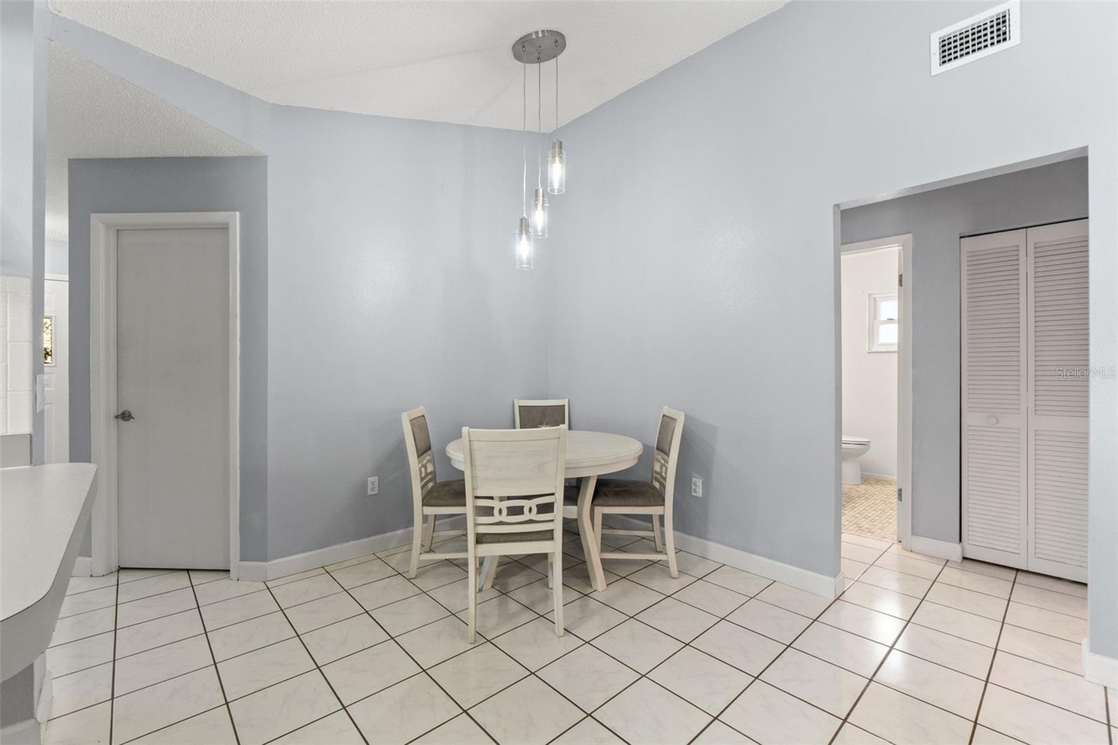 Image 17 of 41 For 8392 Camphor Drive