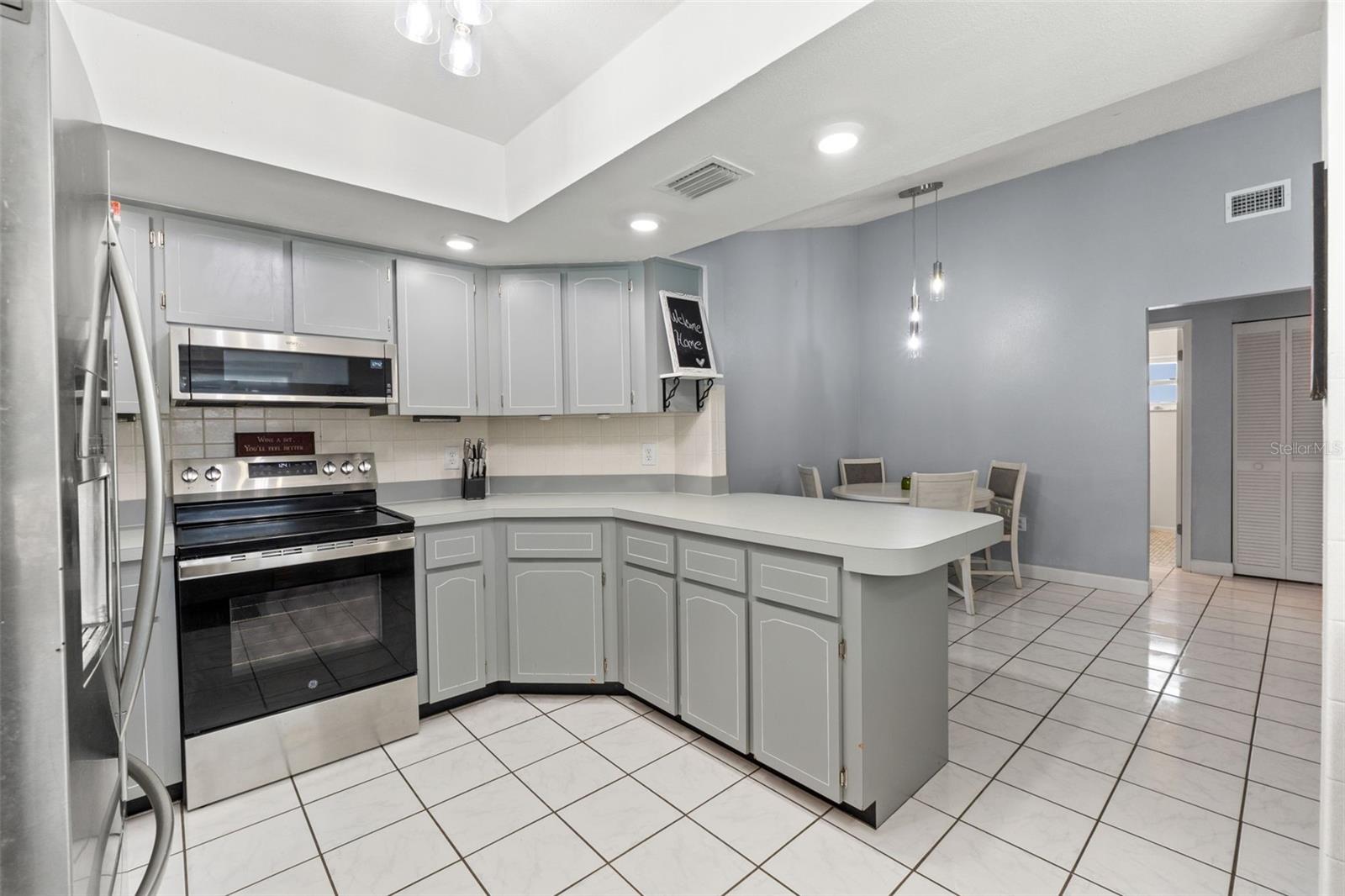 Image 20 of 41 For 8392 Camphor Drive