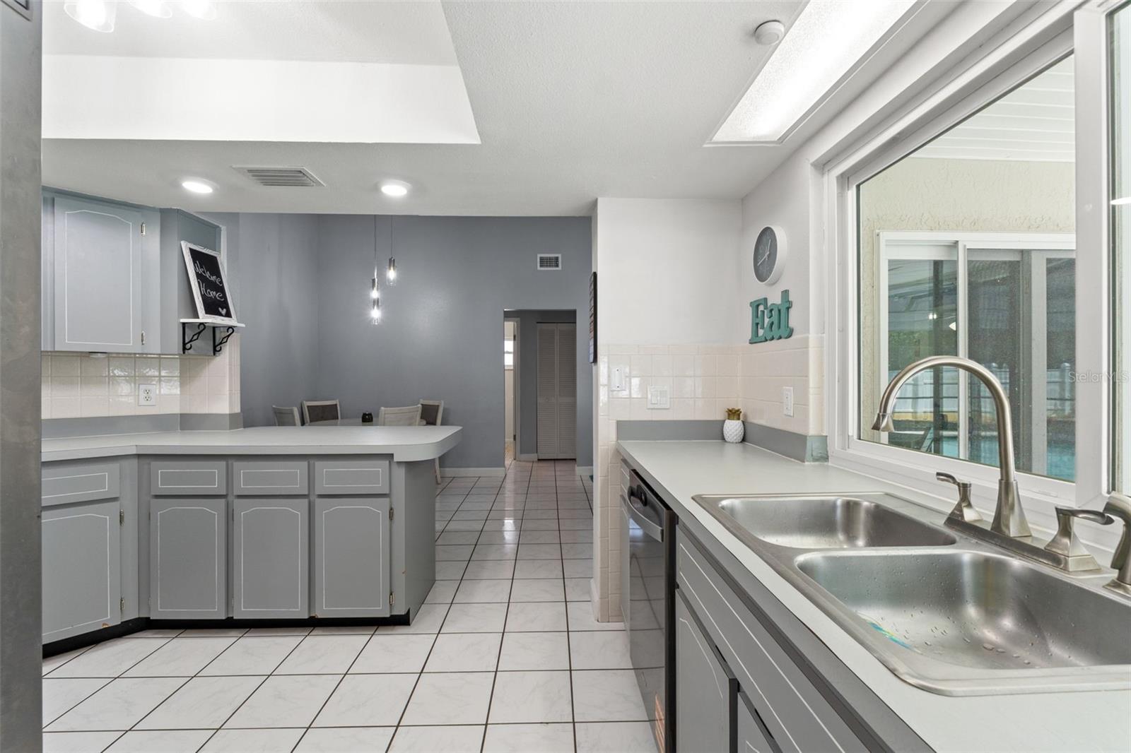 Image 21 of 41 For 8392 Camphor Drive