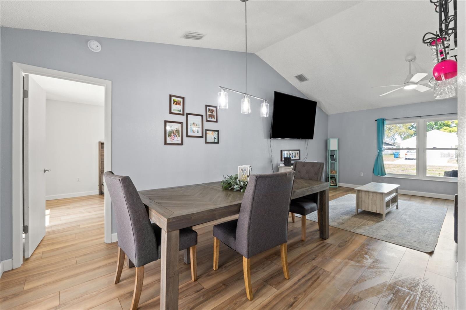 Image 22 of 41 For 8392 Camphor Drive