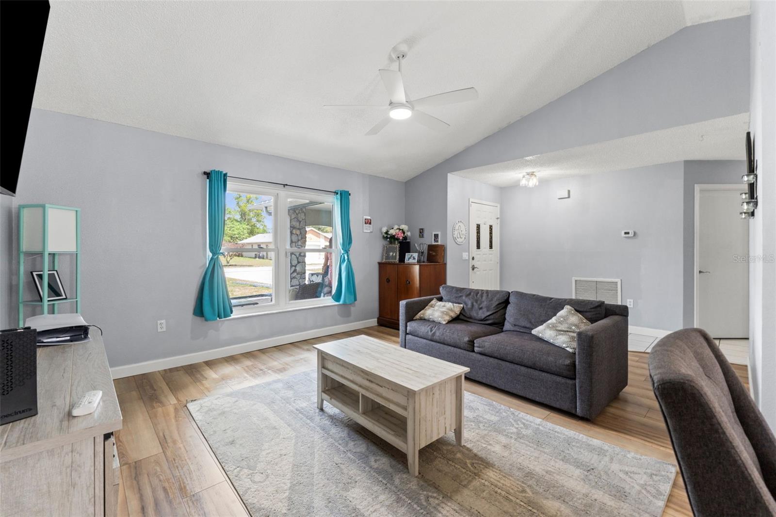 Image 24 of 41 For 8392 Camphor Drive