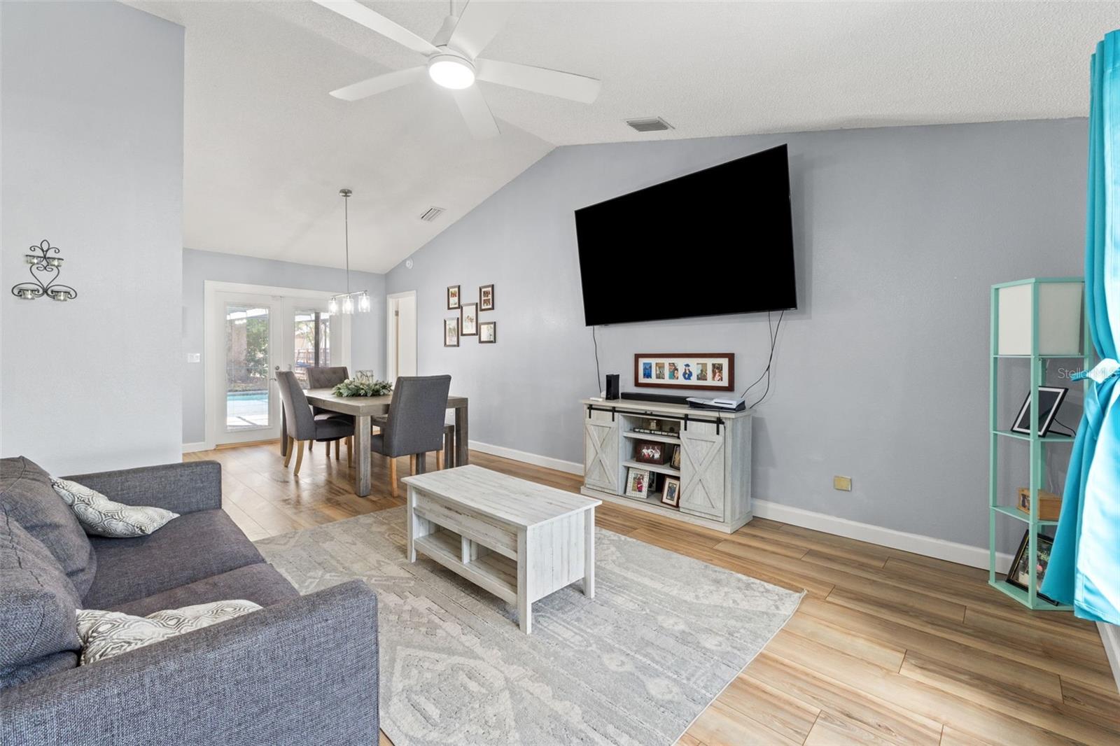 Image 25 of 41 For 8392 Camphor Drive