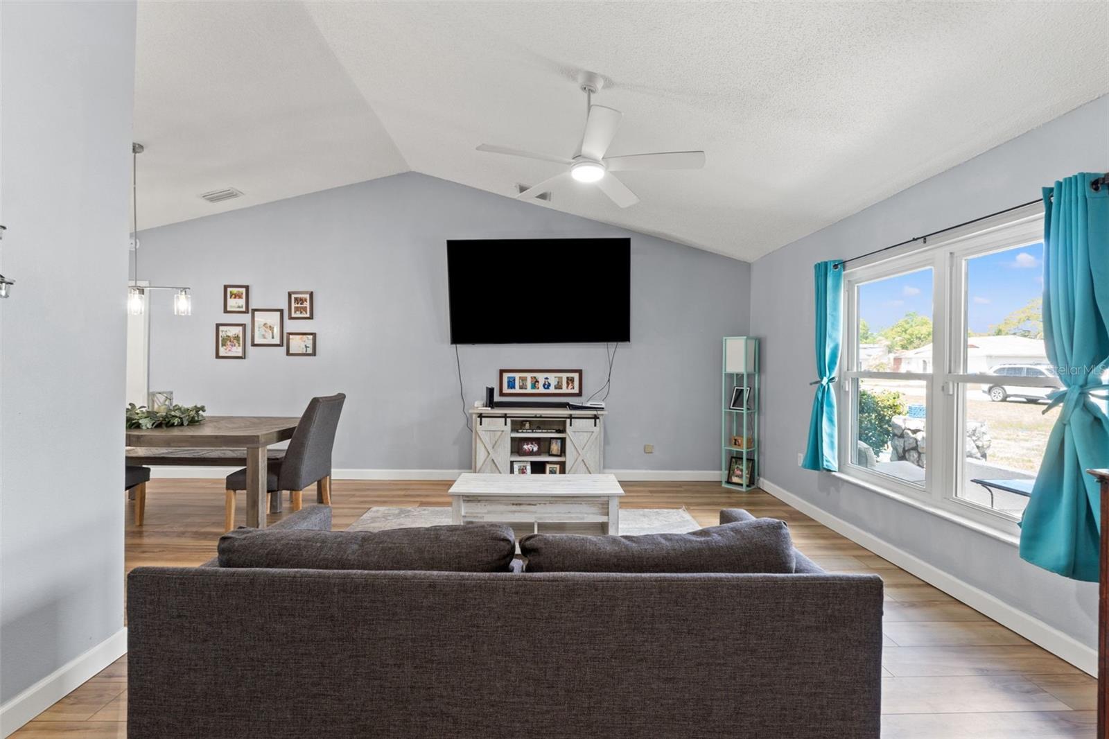 Image 26 of 41 For 8392 Camphor Drive