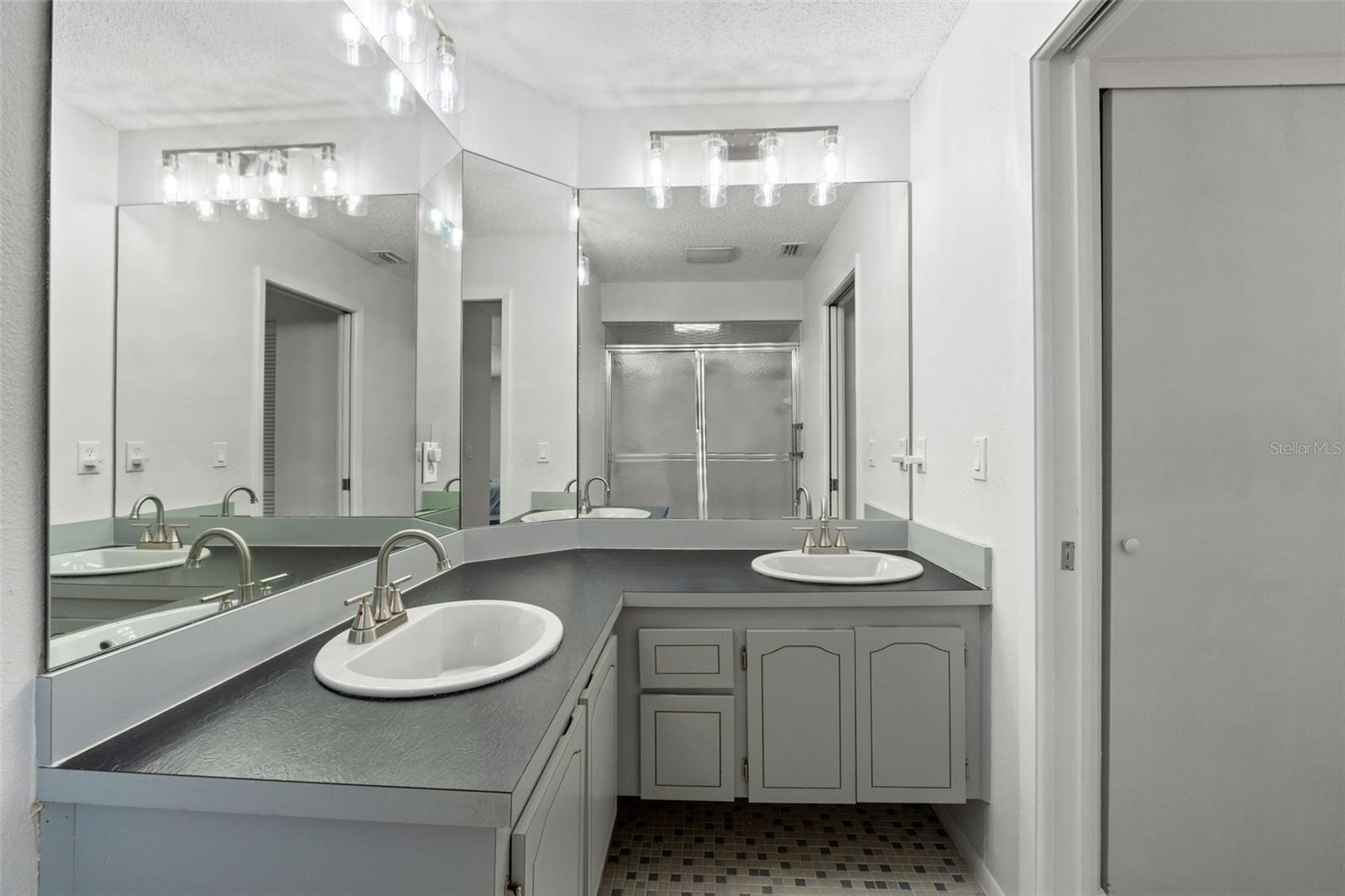 Image 32 of 41 For 8392 Camphor Drive