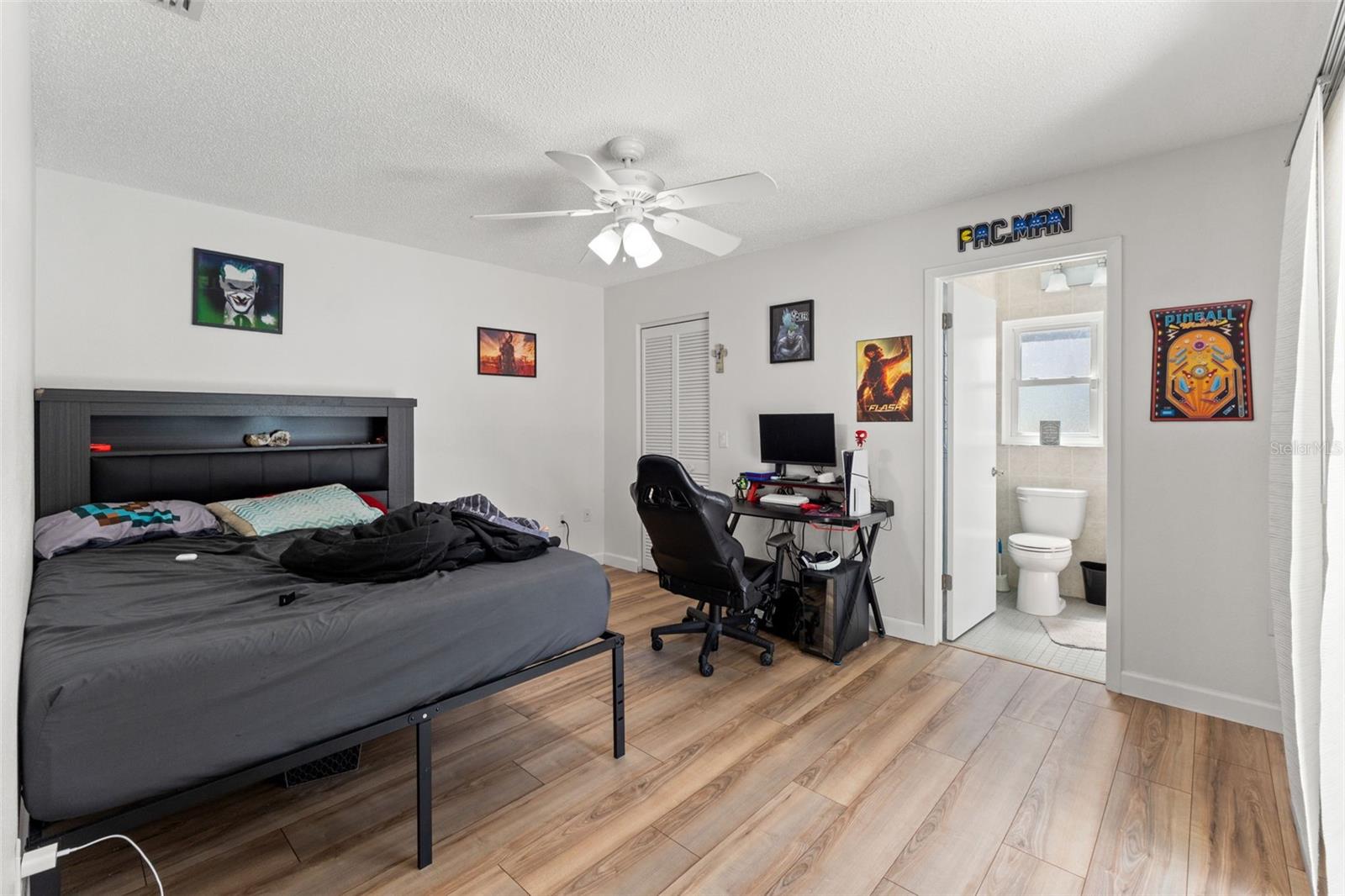 Image 5 of 41 For 8392 Camphor Drive