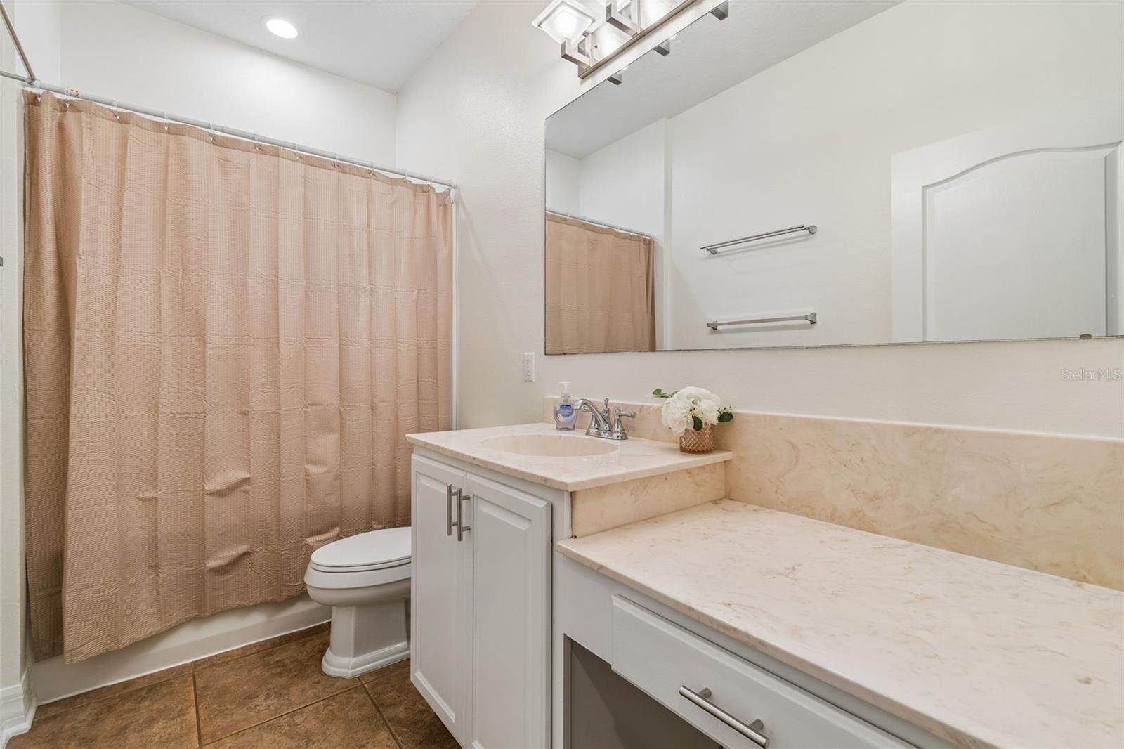 Image 16 of 90 For 5405 Hammock View Lane