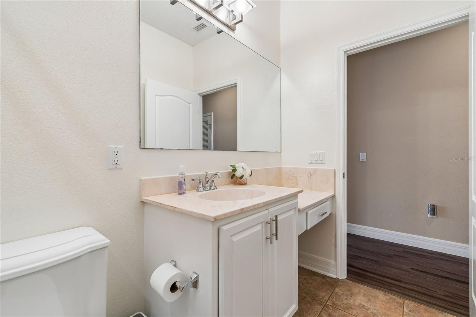 Image 18 of 90 For 5405 Hammock View Lane