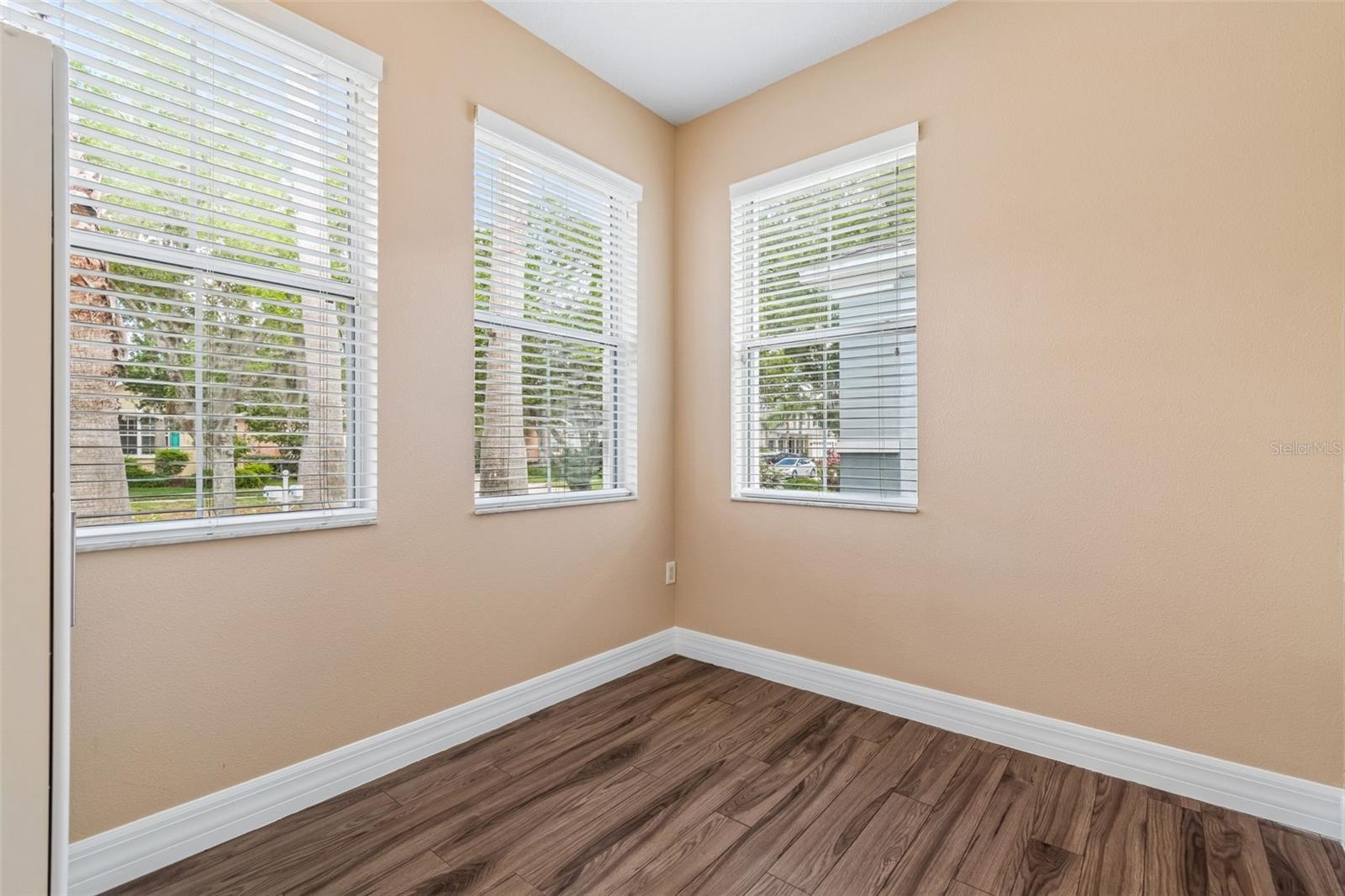 Image 5 of 90 For 5405 Hammock View Lane