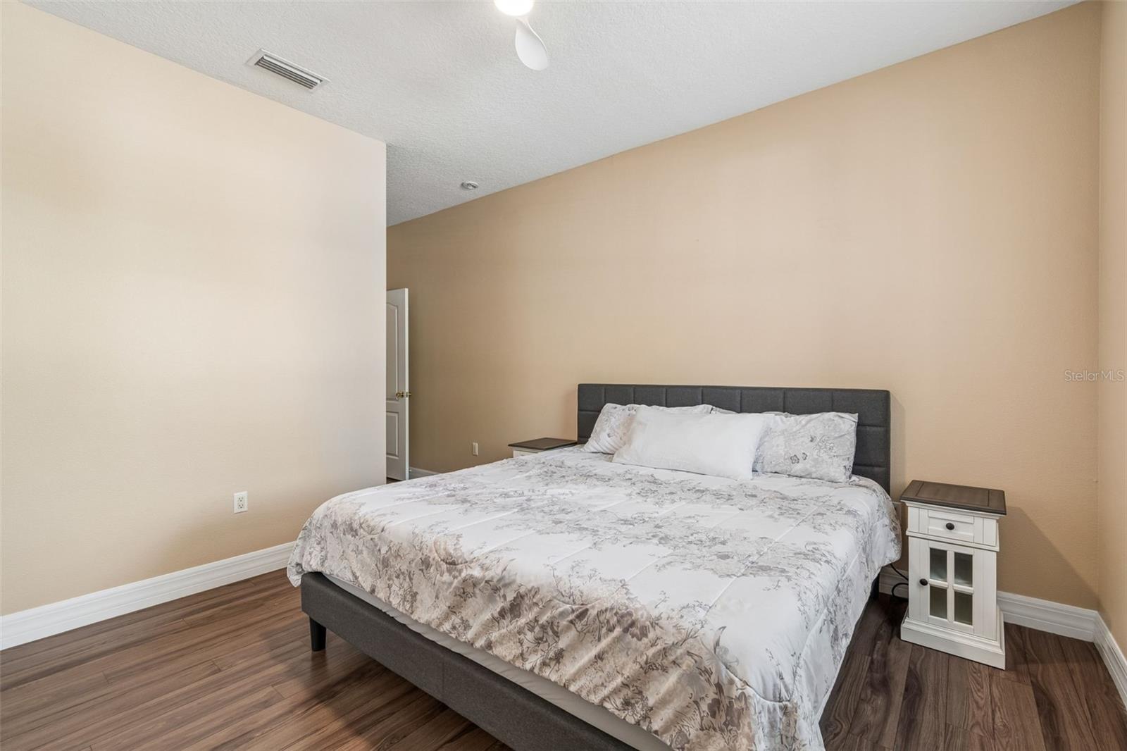 Image 9 of 90 For 5405 Hammock View Lane