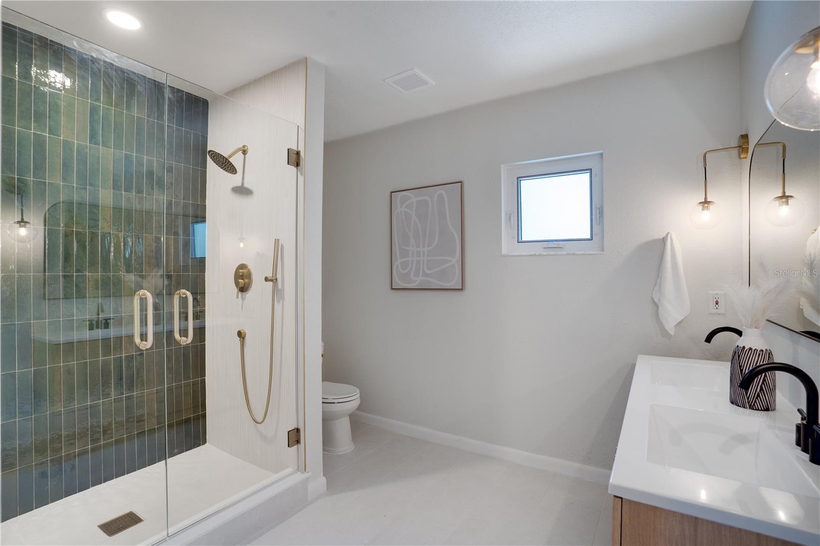 Image 21 of 46 For 5135 101st Street N