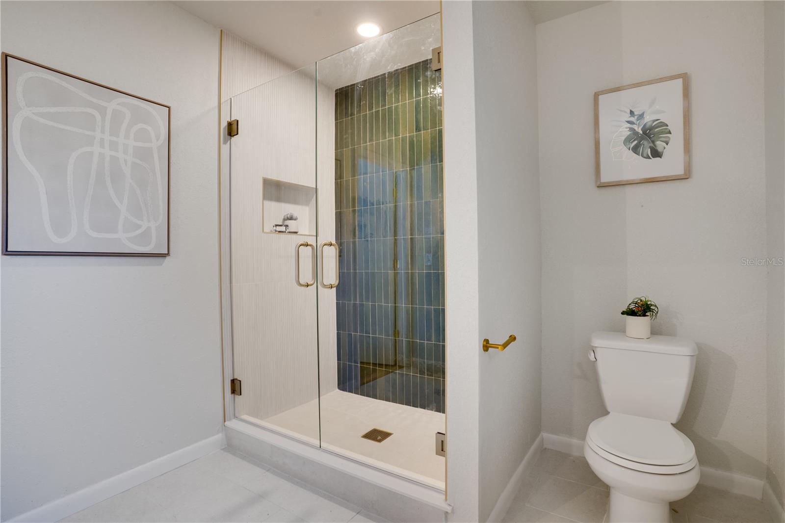 Image 23 of 46 For 5135 101st Street N