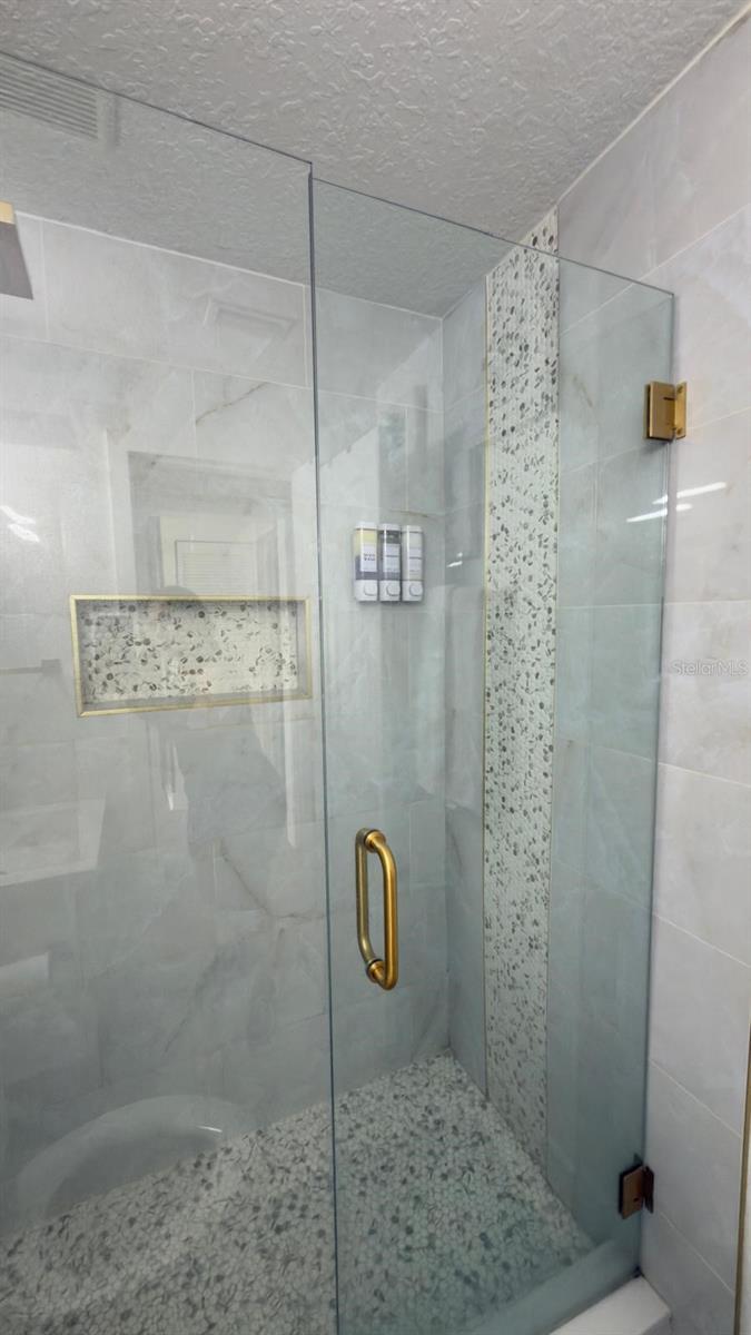 Image 16 of 23 For 2109 Navajo Avenue