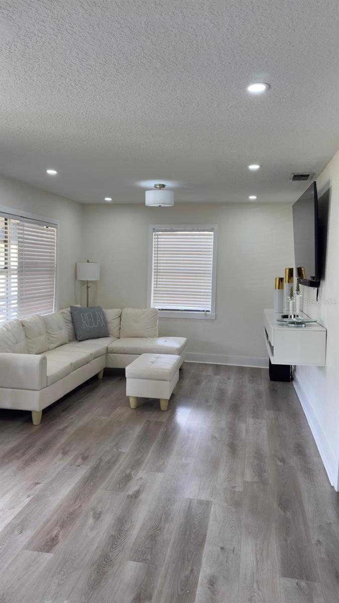 Image 2 of 23 For 2109 Navajo Avenue