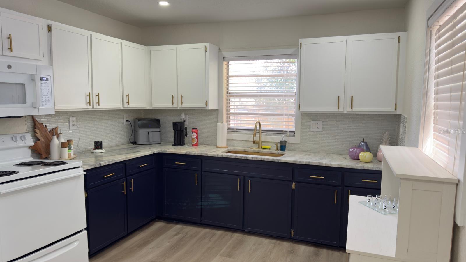 Image 5 of 23 For 2109 Navajo Avenue