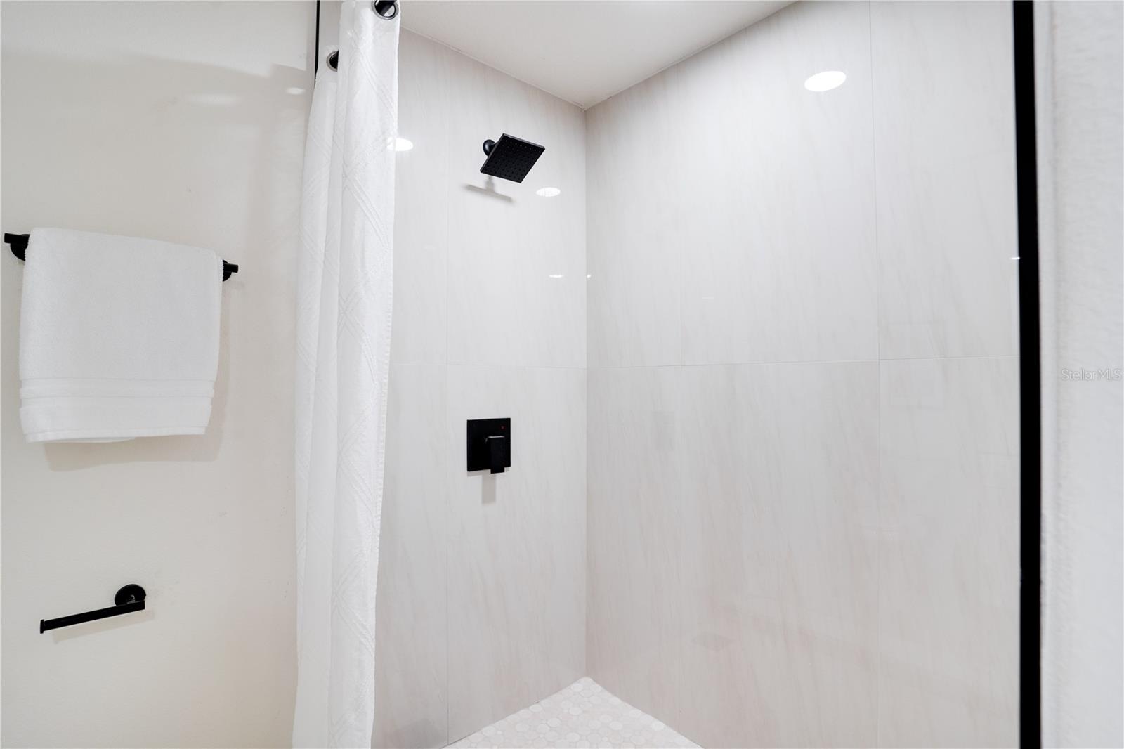 Image 23 of 36 For 5150 76th Street N