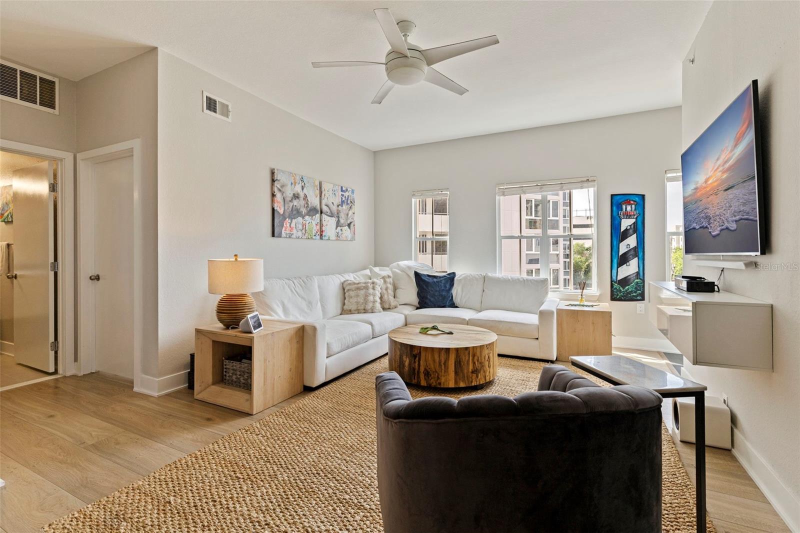 Image 12 of 38 For 200 4th Avenue S 321