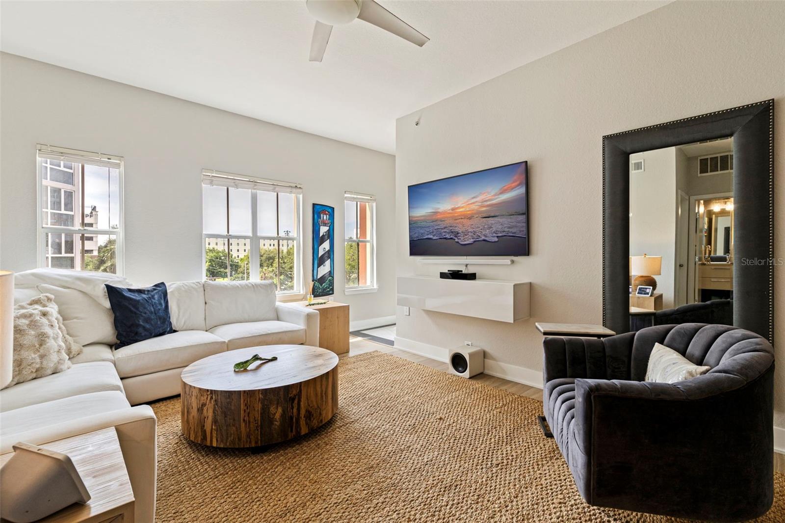 Image 13 of 38 For 200 4th Avenue S 321