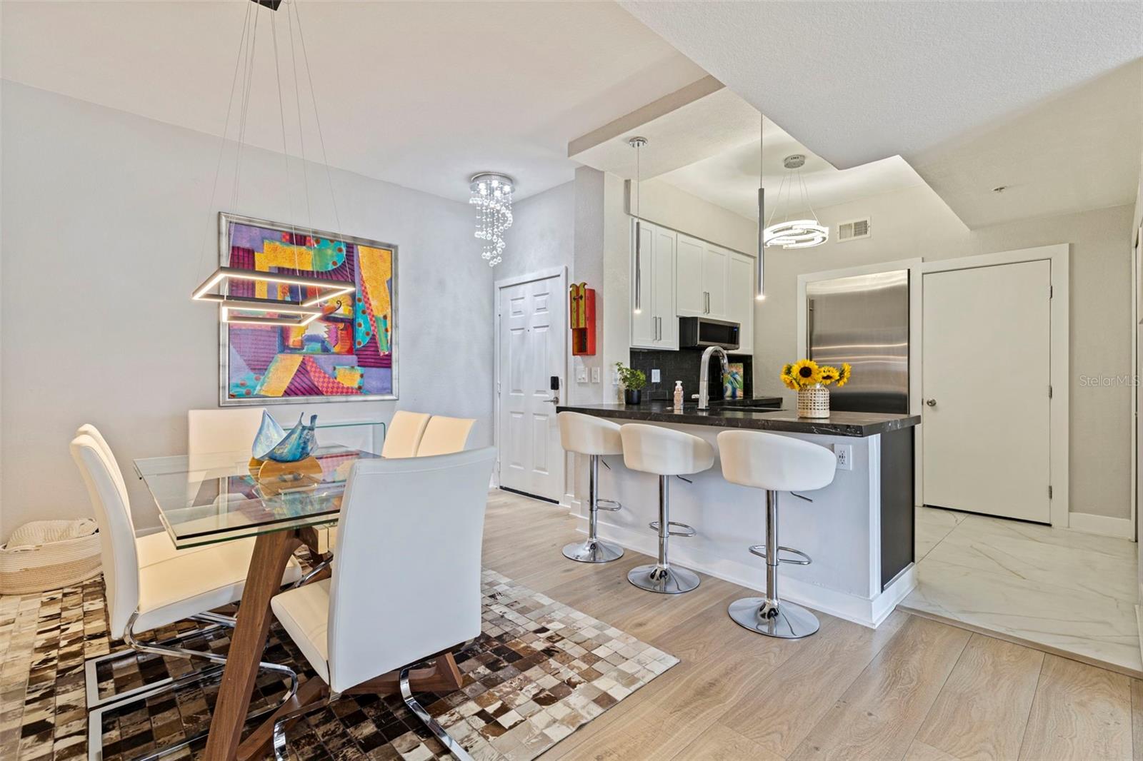 Image 2 of 38 For 200 4th Avenue S 321