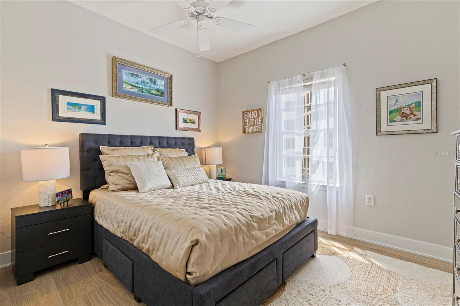 Image 22 of 38 For 200 4th Avenue S 321