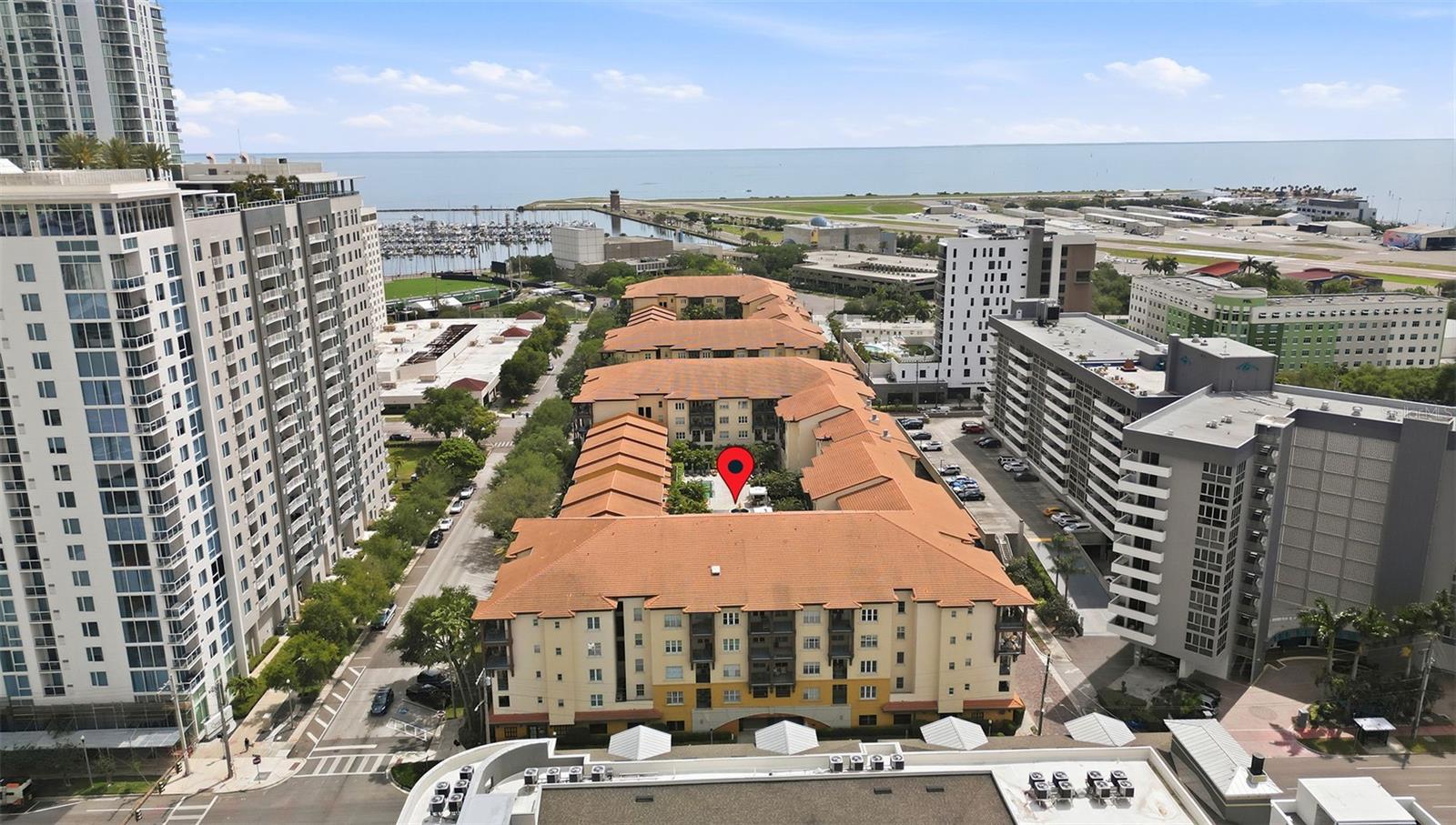 Image 27 of 38 For 200 4th Avenue S 321