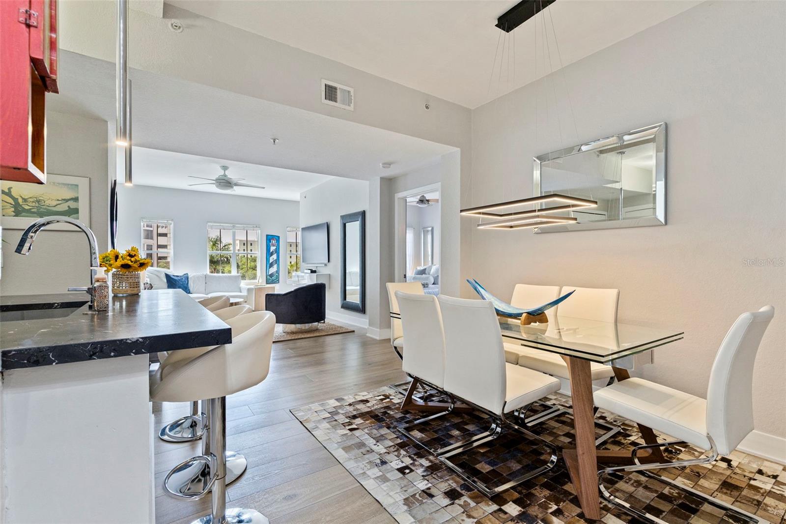 Image 3 of 38 For 200 4th Avenue S 321