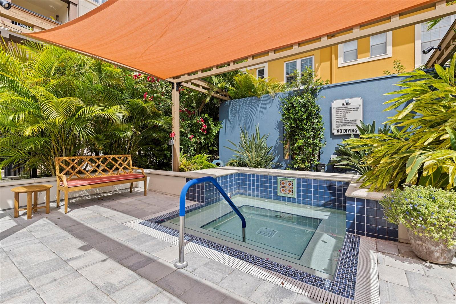 Image 36 of 38 For 200 4th Avenue S 321