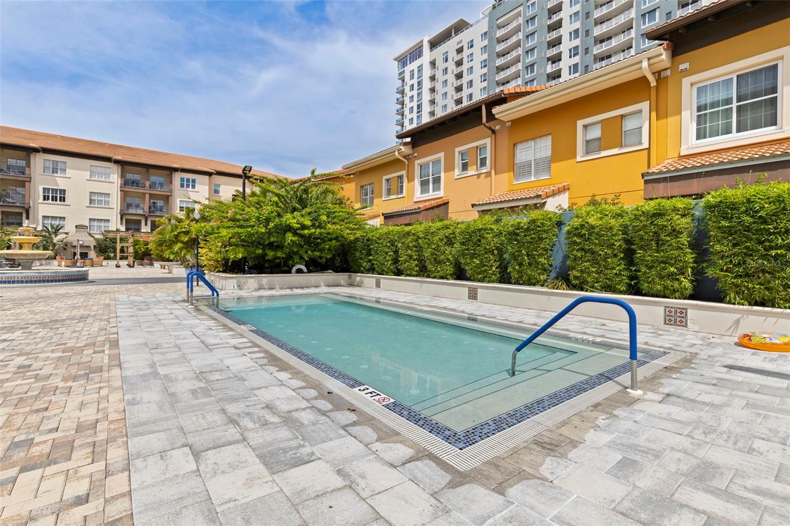 Image 37 of 38 For 200 4th Avenue S 321