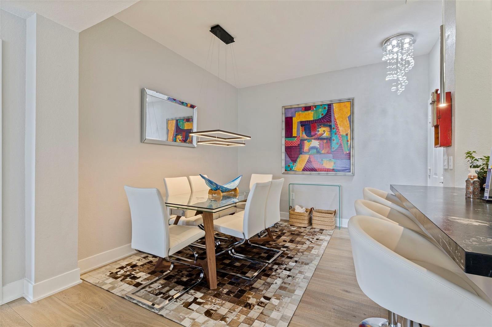 Image 5 of 38 For 200 4th Avenue S 321