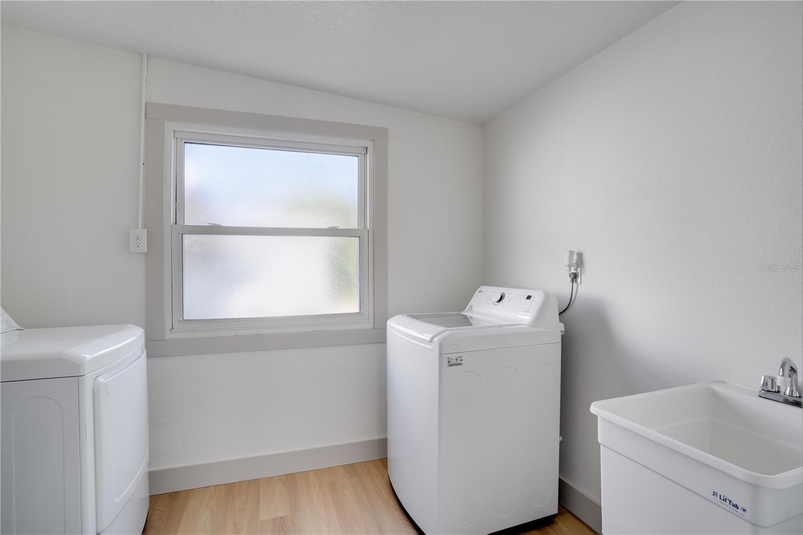 Image 28 of 38 For 1609 Council Drive