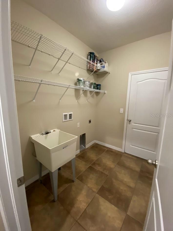 Image 19 of 47 For 12311 Fairlawn Drive