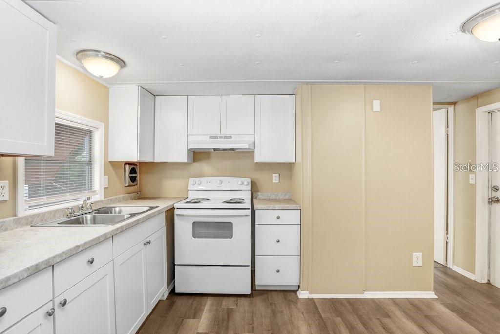 Image 28 of 46 For 14606 Coral Drive