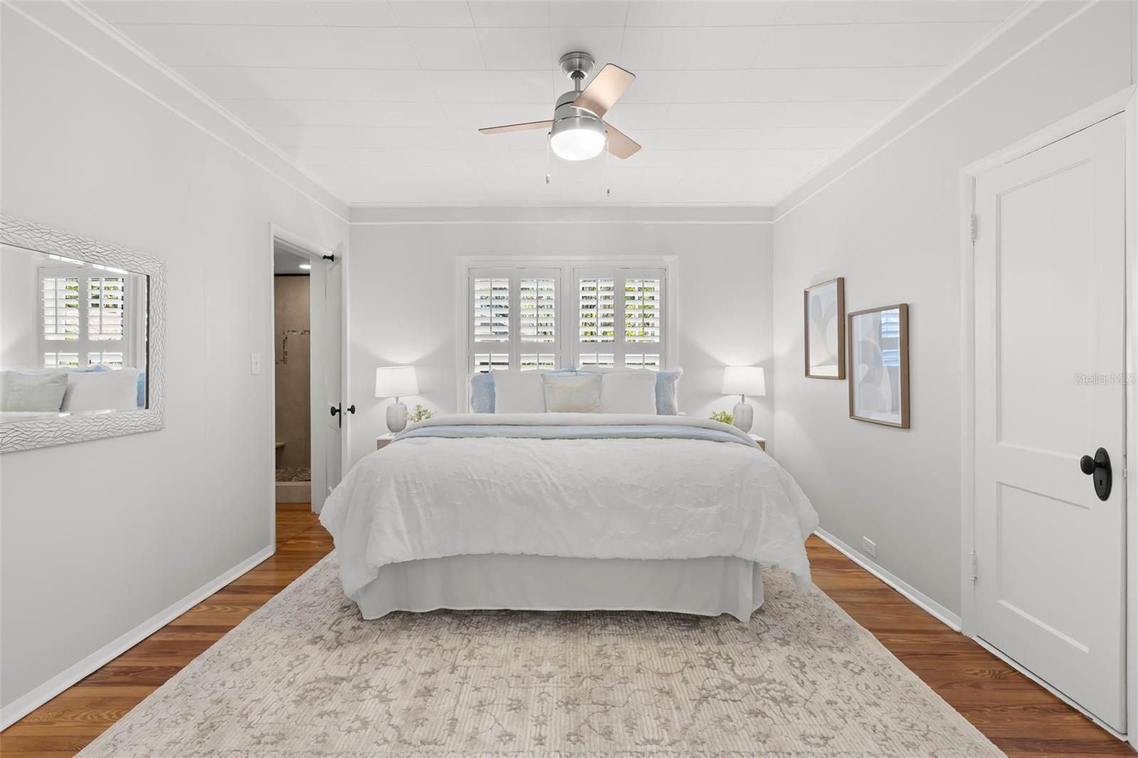 Listing photo id 15 for 230 27th Street N