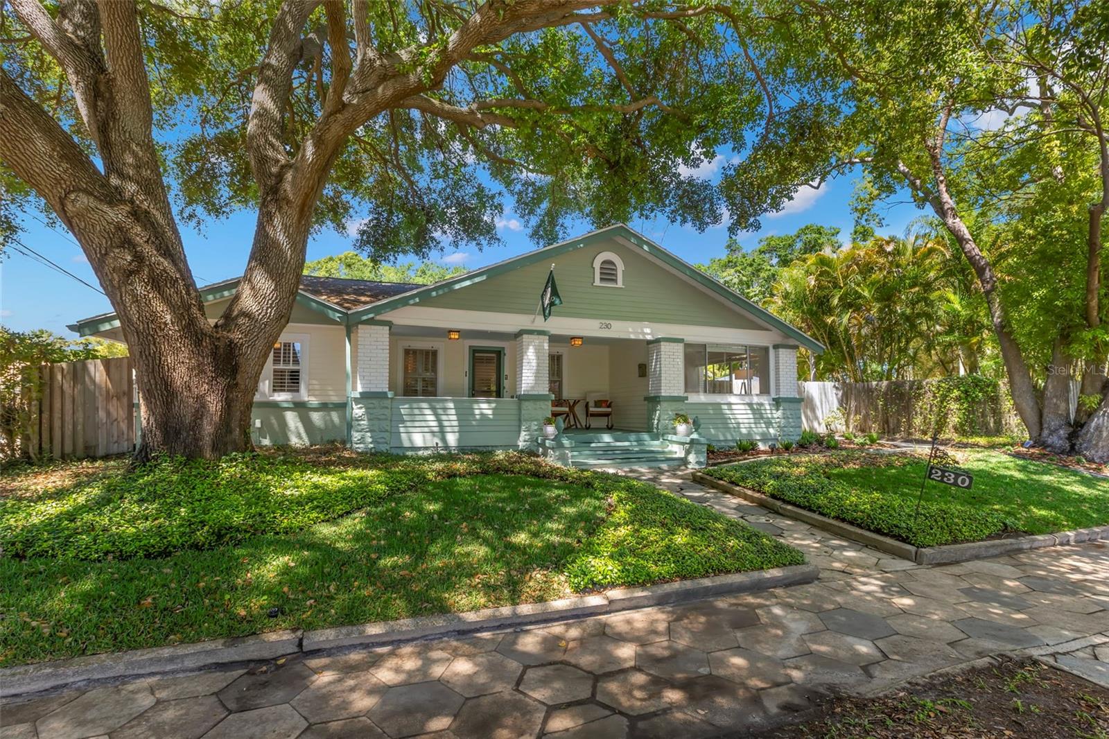 Listing photo id 0 for 230 27th Street N