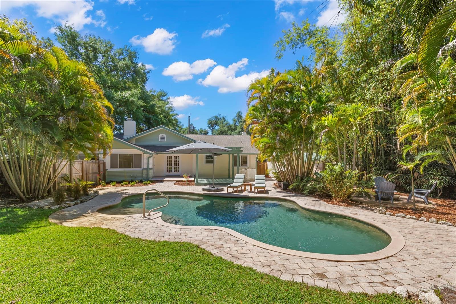 Listing photo id 33 for 230 27th Street N