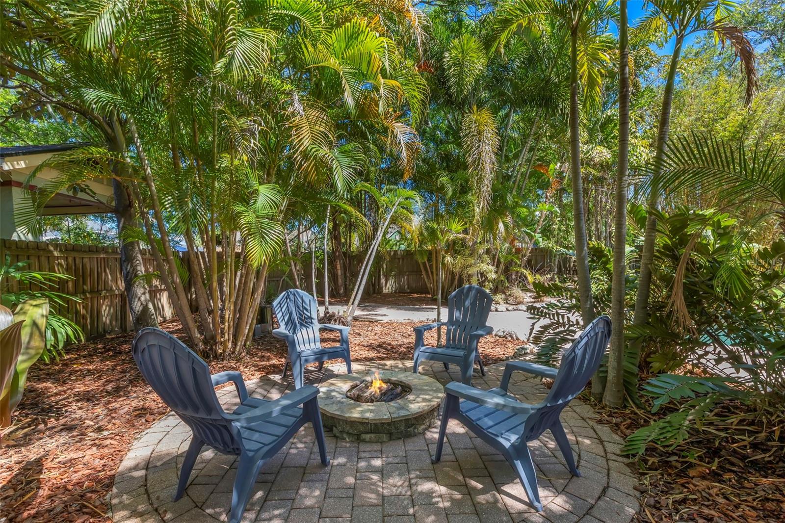 Listing photo id 40 for 230 27th Street N