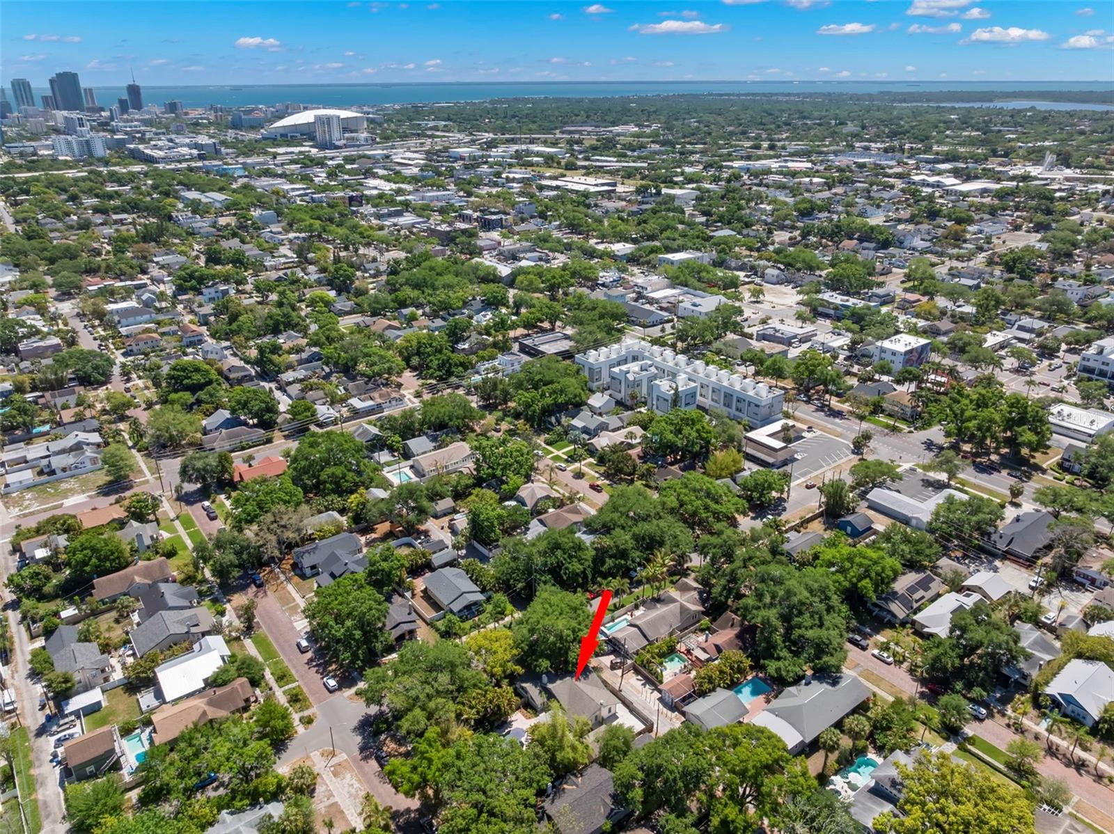 Listing photo id 46 for 230 27th Street N