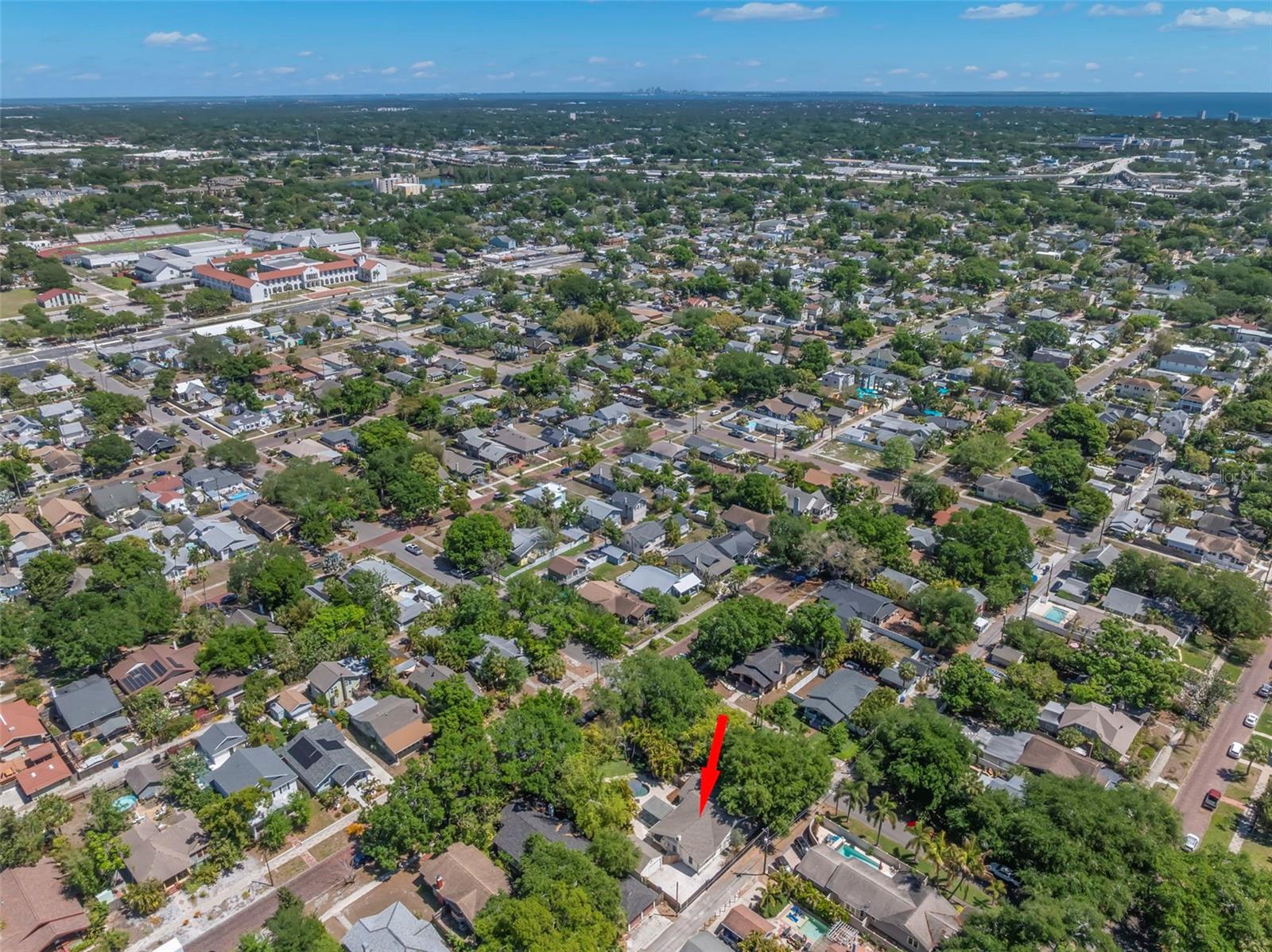 Listing photo id 47 for 230 27th Street N