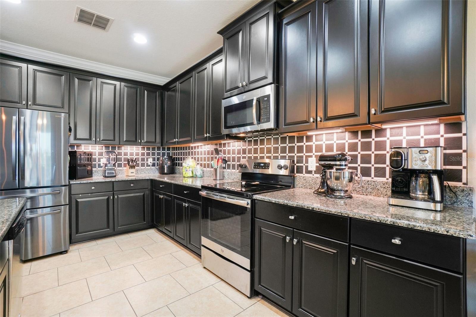 Listing photo id 9 for 11428 Carlton Fields Drive