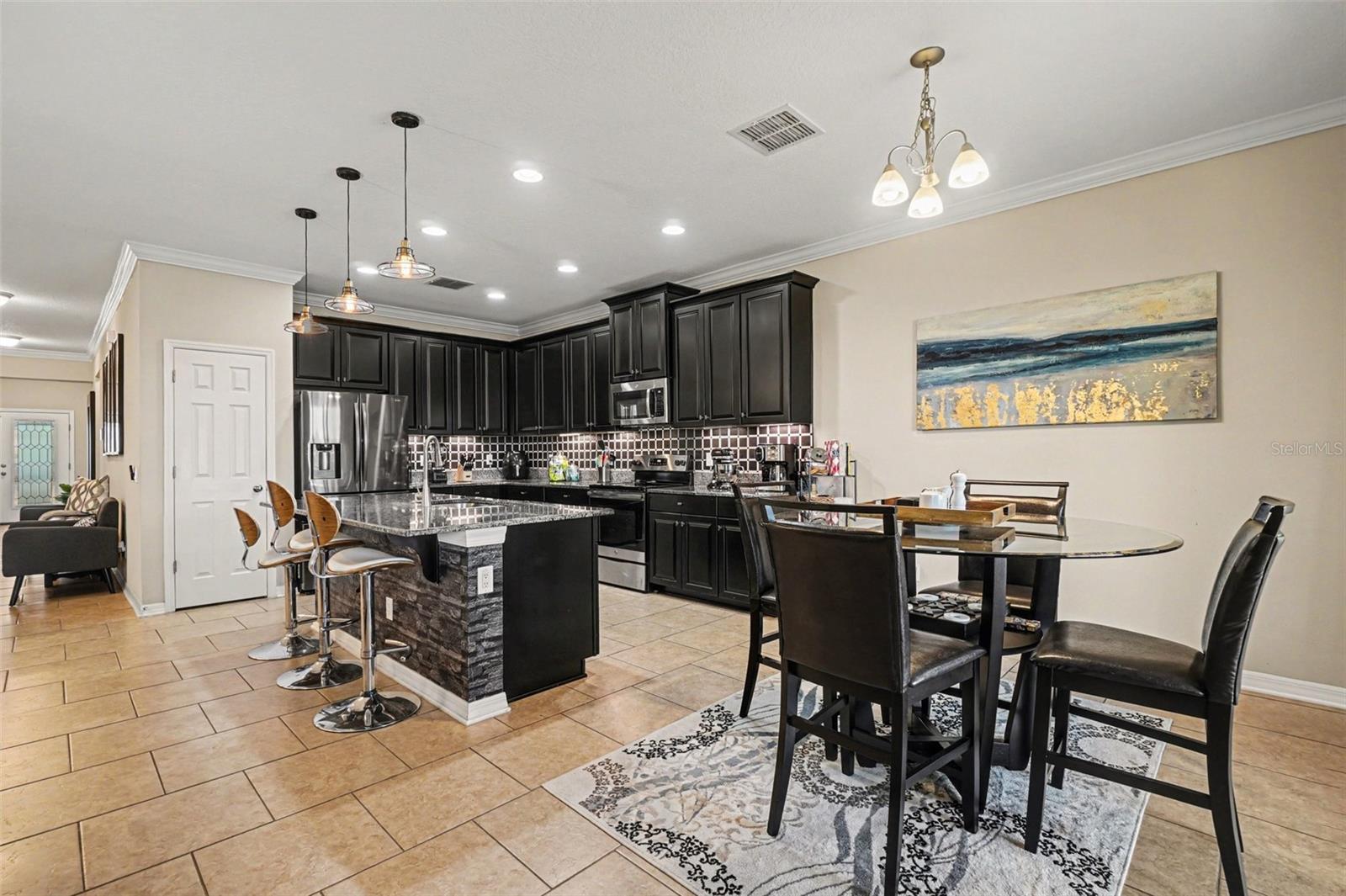 Listing photo id 11 for 11428 Carlton Fields Drive