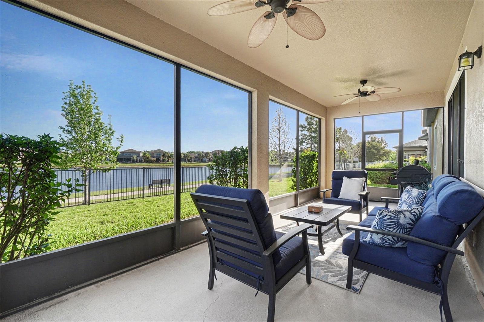 Listing photo id 12 for 11428 Carlton Fields Drive