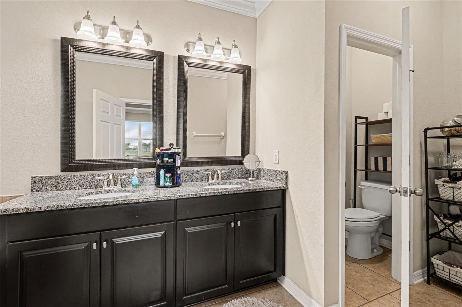 Listing photo id 16 for 11428 Carlton Fields Drive