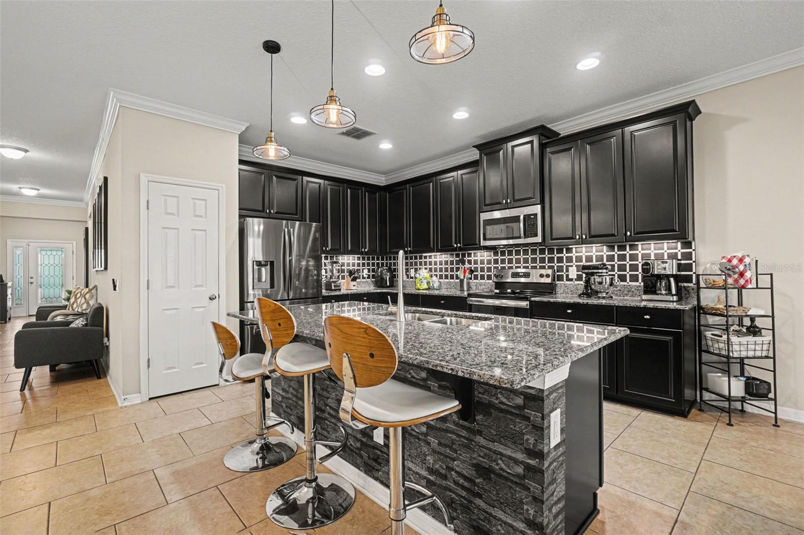 Listing photo id 0 for 11428 Carlton Fields Drive