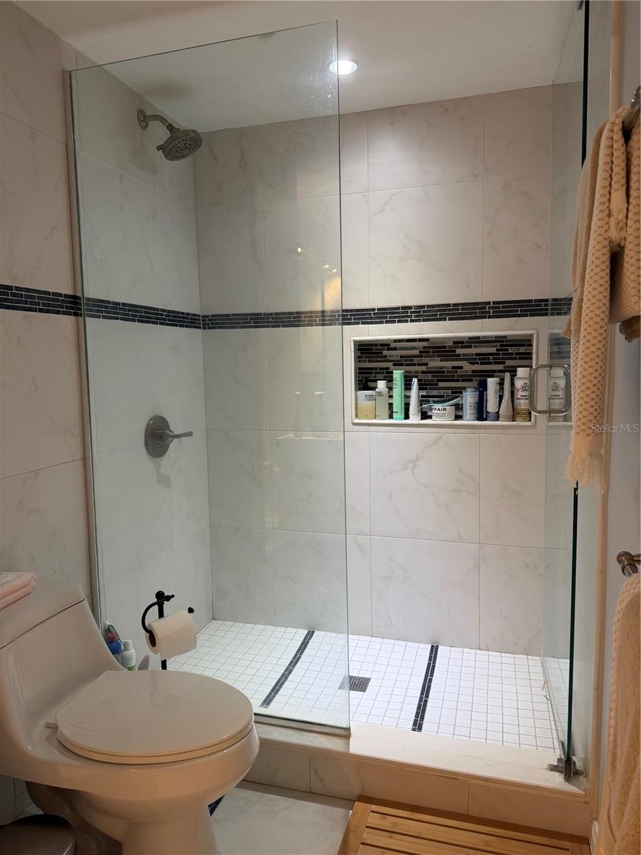 Image 12 of 24 For 1511 Bay Villa Place 1-2