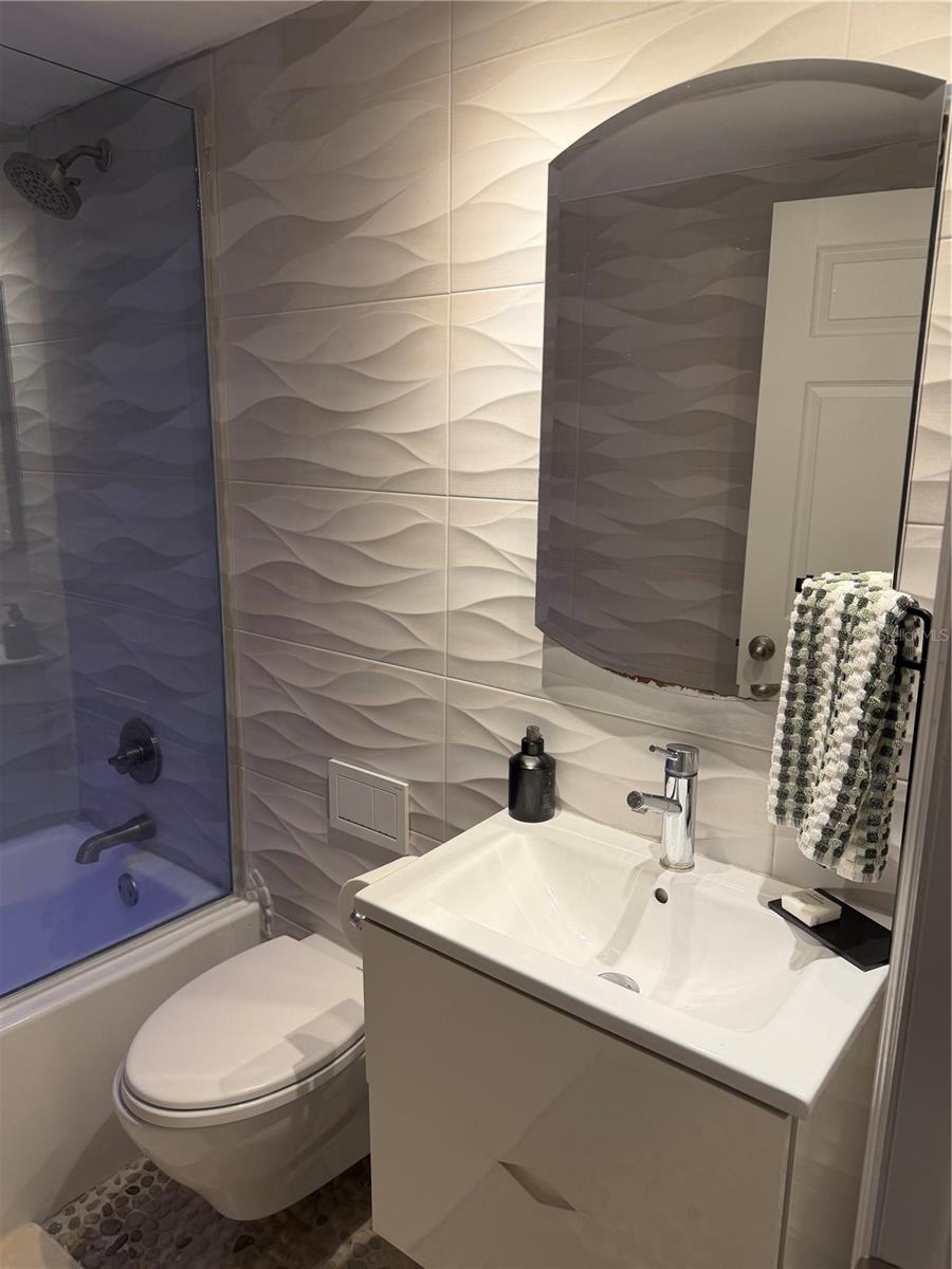 Image 15 of 24 For 1511 Bay Villa Place 1-2