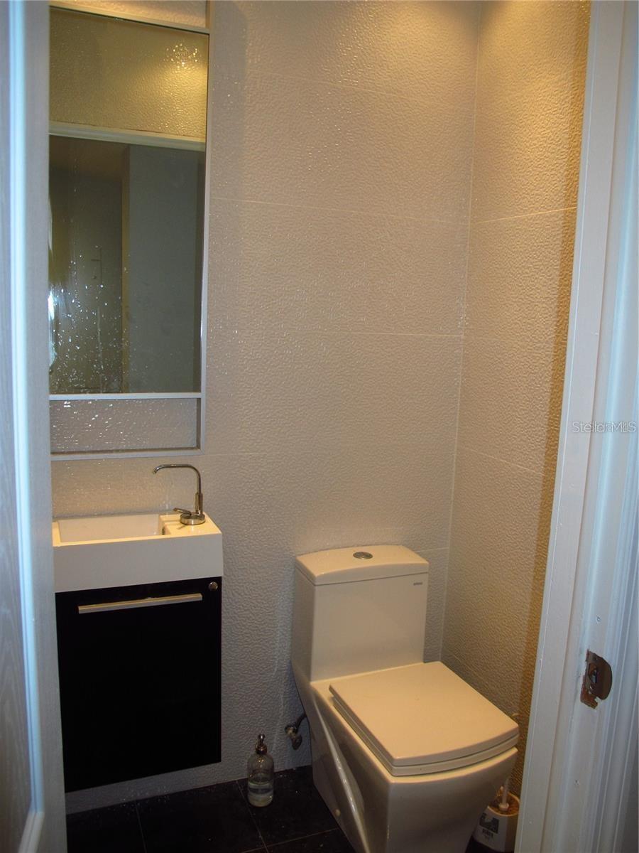 Image 4 of 24 For 1511 Bay Villa Place 1-2