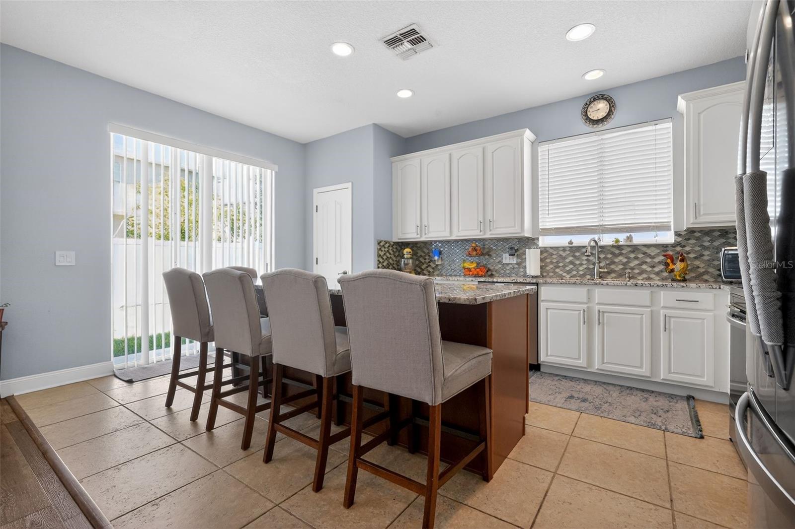 Listing photo id 8 for 17517 Glenapp Drive