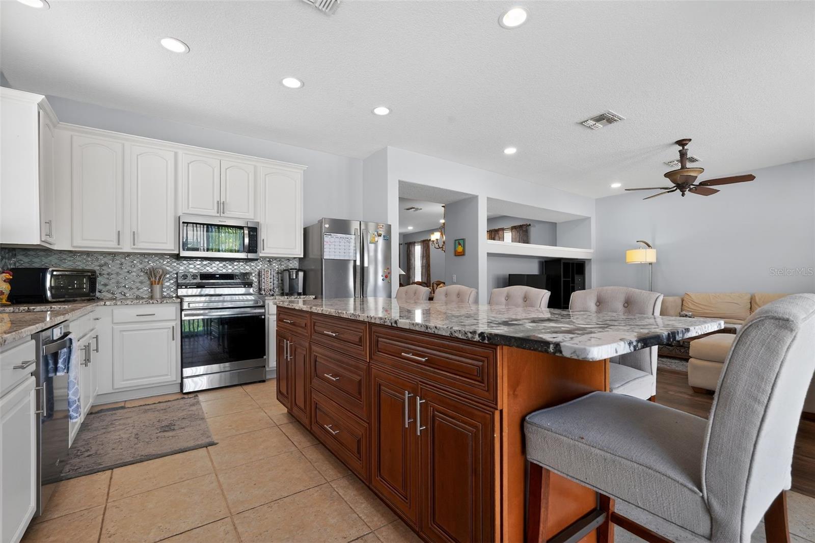 Listing photo id 11 for 17517 Glenapp Drive