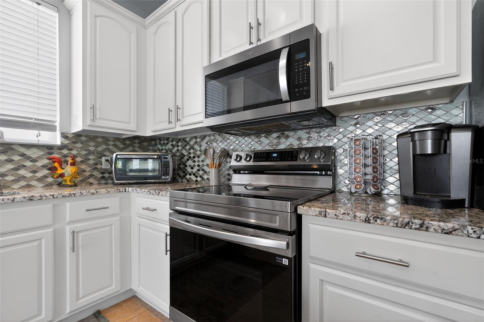 Listing photo id 12 for 17517 Glenapp Drive