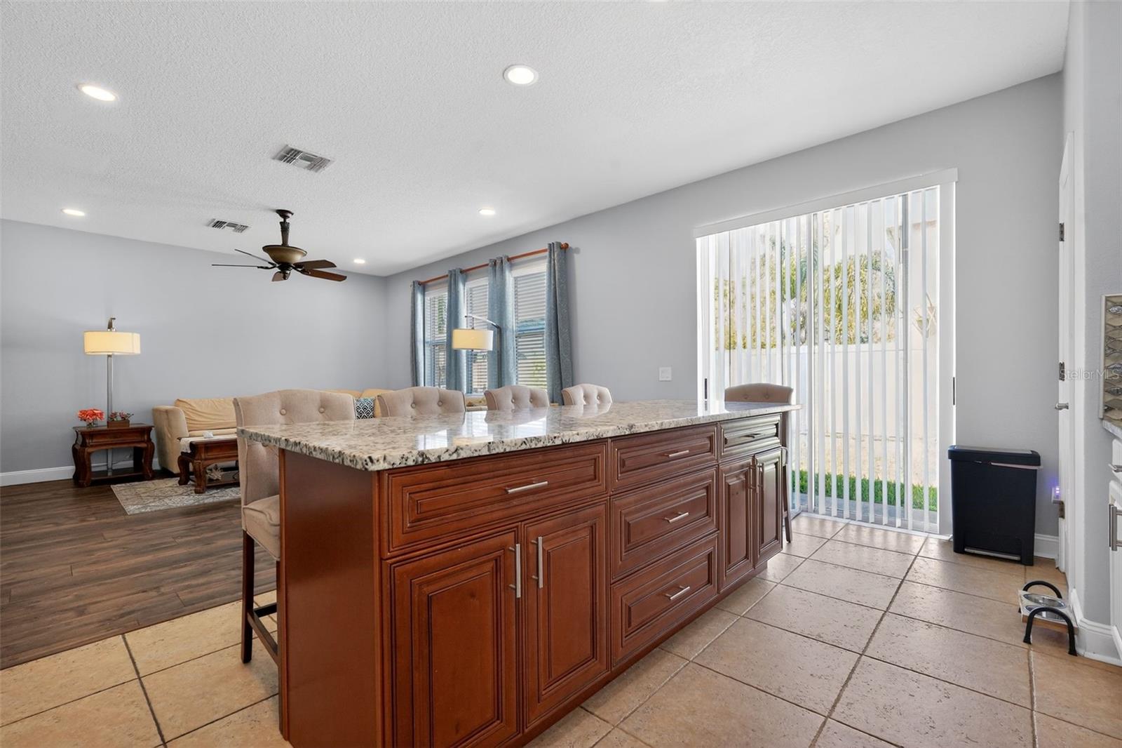 Listing photo id 13 for 17517 Glenapp Drive